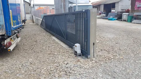 Automatizare poartă culisantă